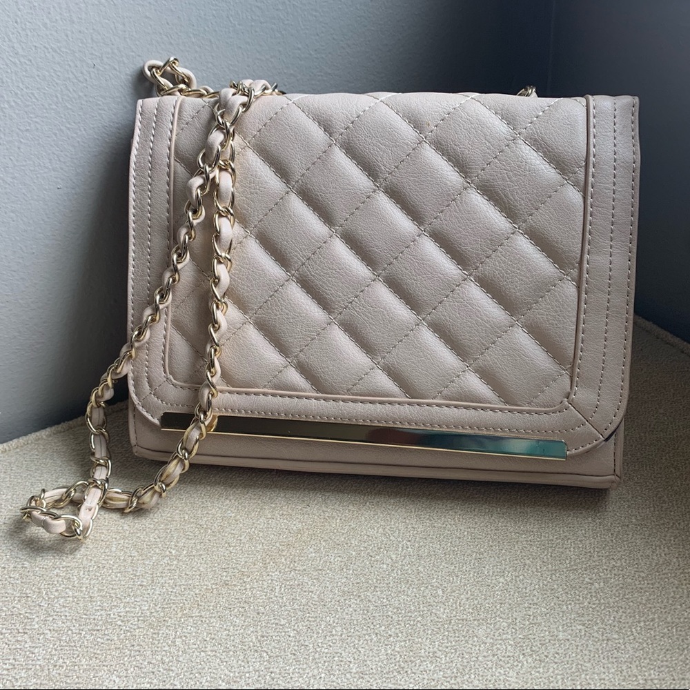 Classic crossbody purse